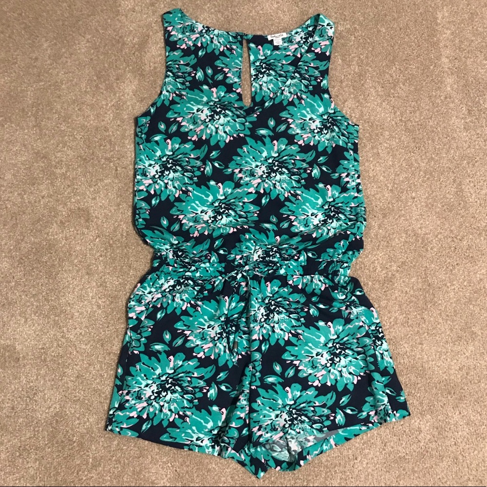 *LAST CHANCE* EUC Splendid Green & Navy Floral Patterned Romper